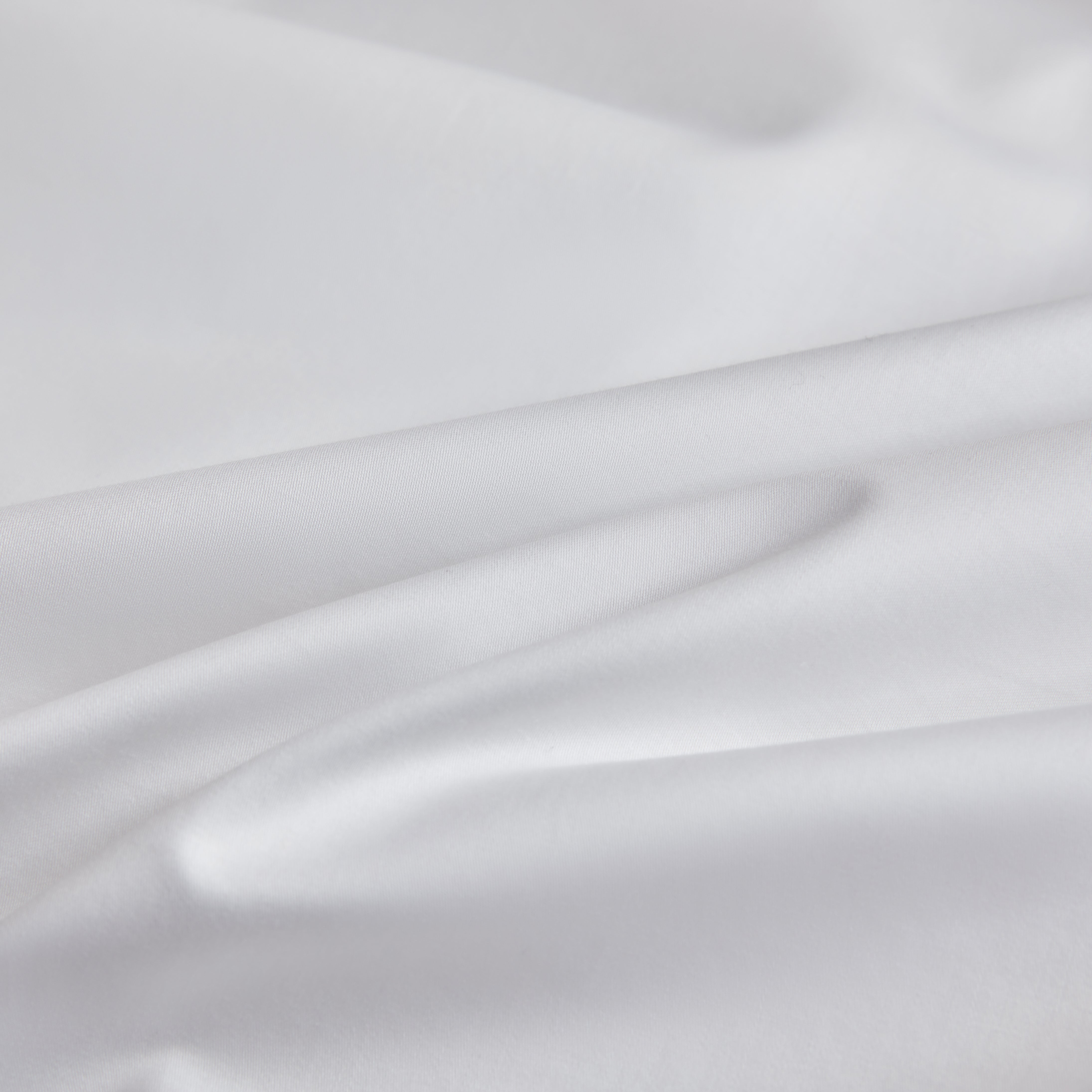 The Complete Guide to Choosing Bedding for Couples: Comfort, Cooling, and Harmony