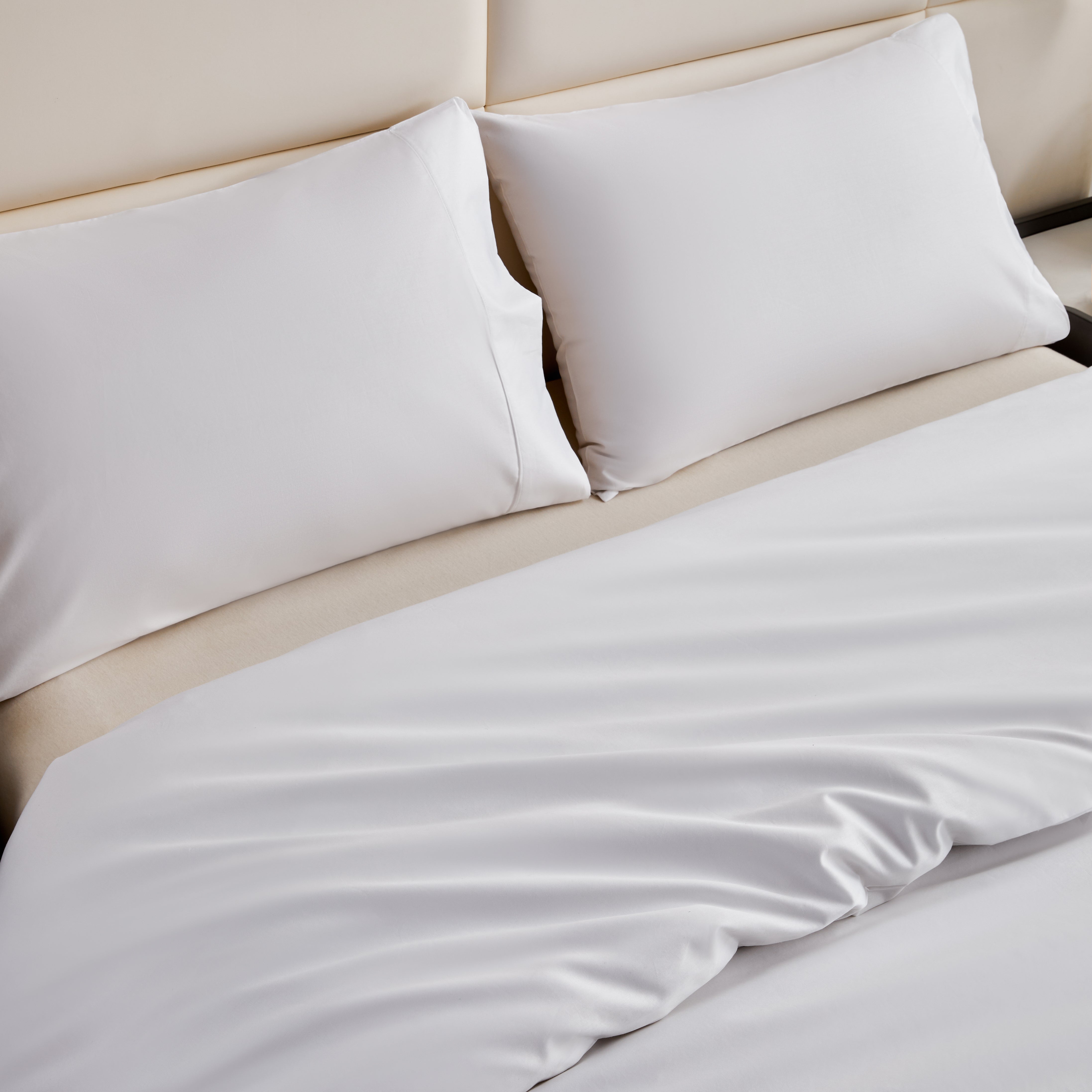 Cotton vs. Microfiber: Which Bedding Material Is Truly Better for Sleep?