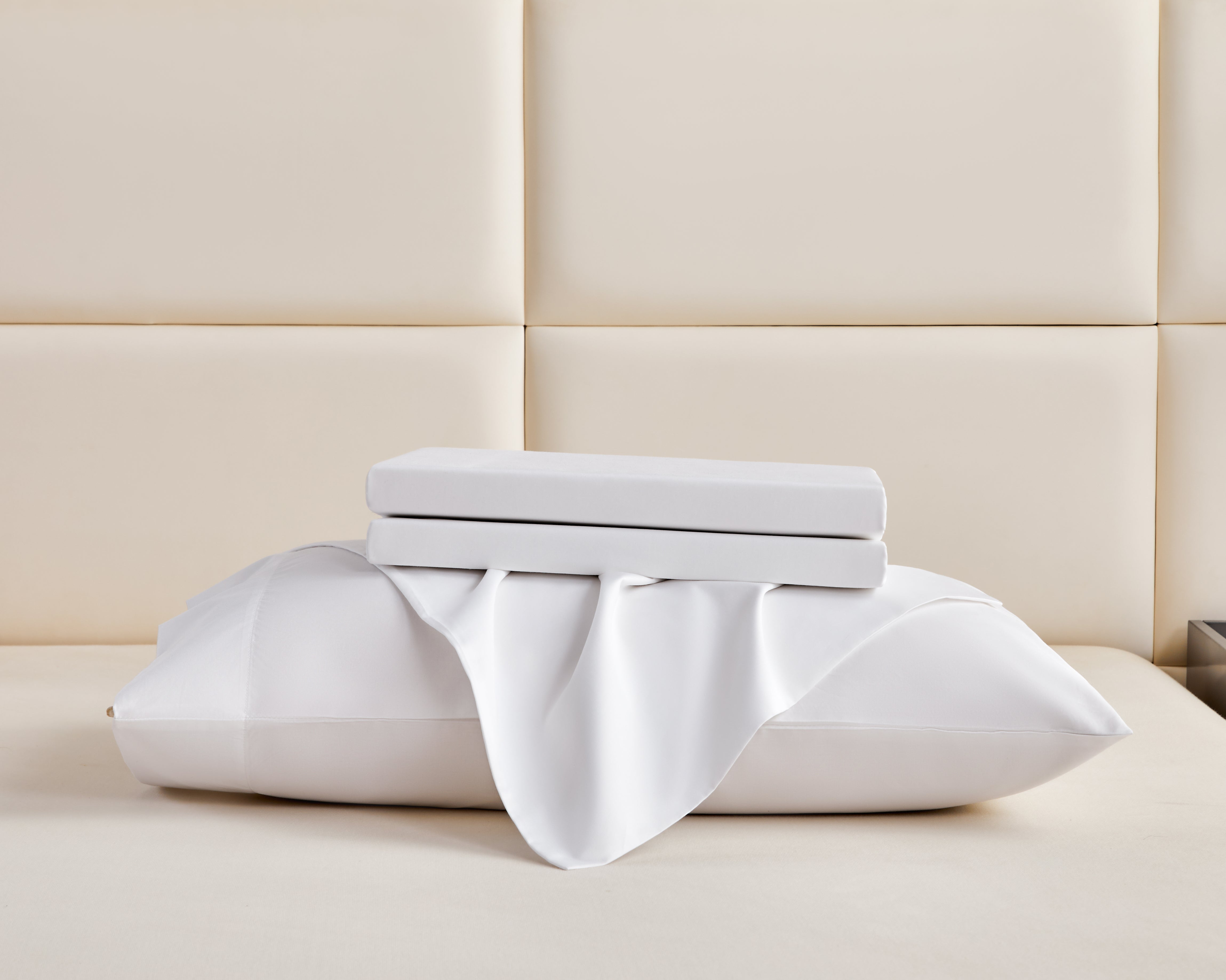 Brilliant White + Butter Yellow 100% Cotton Duvet Cover Set – 3-Piece, 300TC